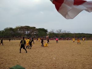 pertandingan sepak bola desa morodemak bonang demak, pertandingan sepak bola papua fc dan tim morodemak,